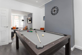 Flatzy - 12 Person Townhouse with Pool Table and Ping Pong